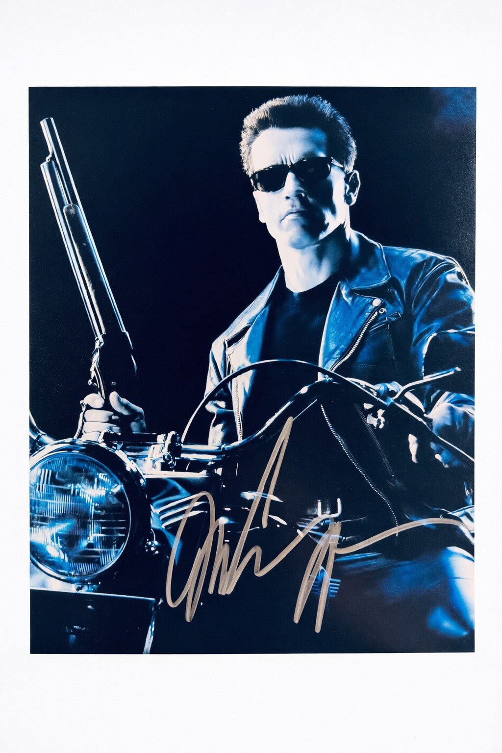 Arnold Schwarzenegger Hand-Signed 8x10 Matte Photo – The Terminator Authentic Autograph - Northwest Cascade Collectibles