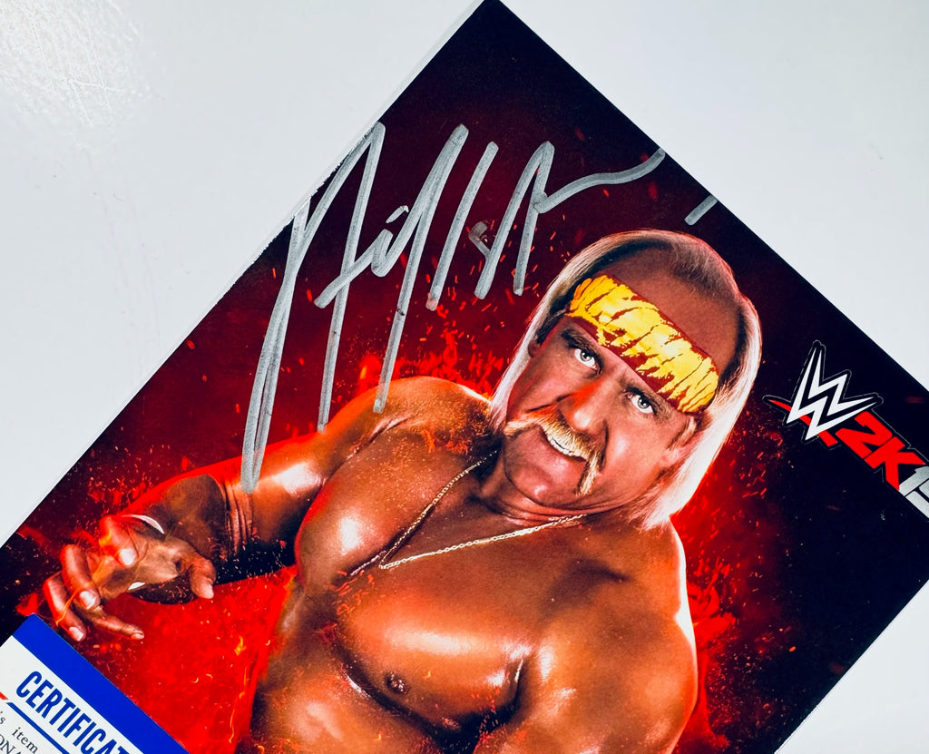 Hulk Hogan autograph signature closeup detail