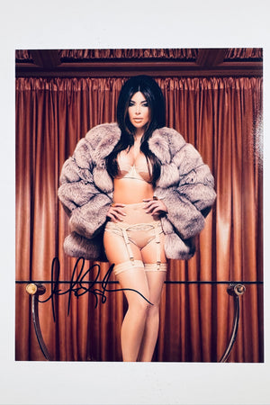 Kim Kardashian Hand-Signed 8x10 Matte Photo – Authentic Celebrity Memorabilia COA