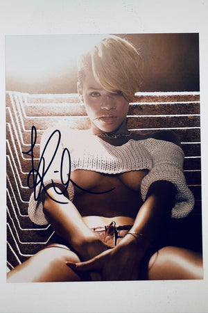 Rihanna Hand-Signed 8x10 Matte Photo – Authentic Music Memorabilia