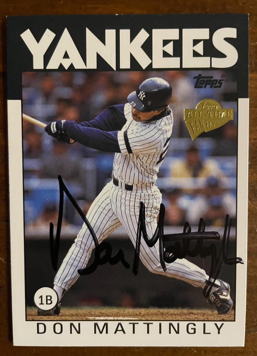Don Mattingly Signed Autograph Signature Topps Gold Collectible Baseball Card