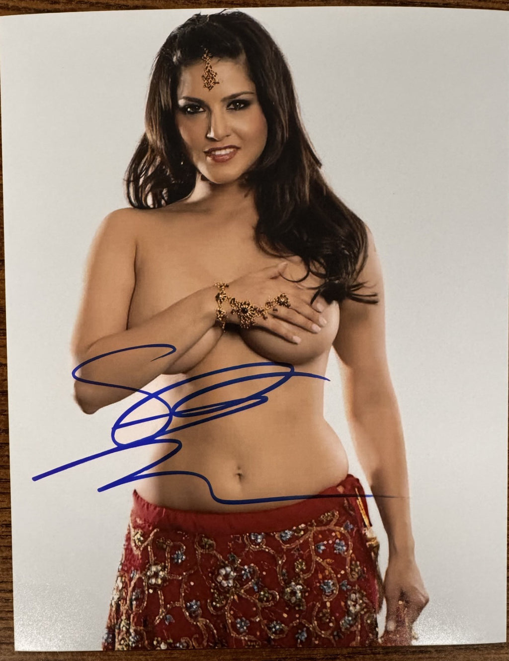 Sunny Leone Signed Autographed Signature 8x10 Matte Photograph COA