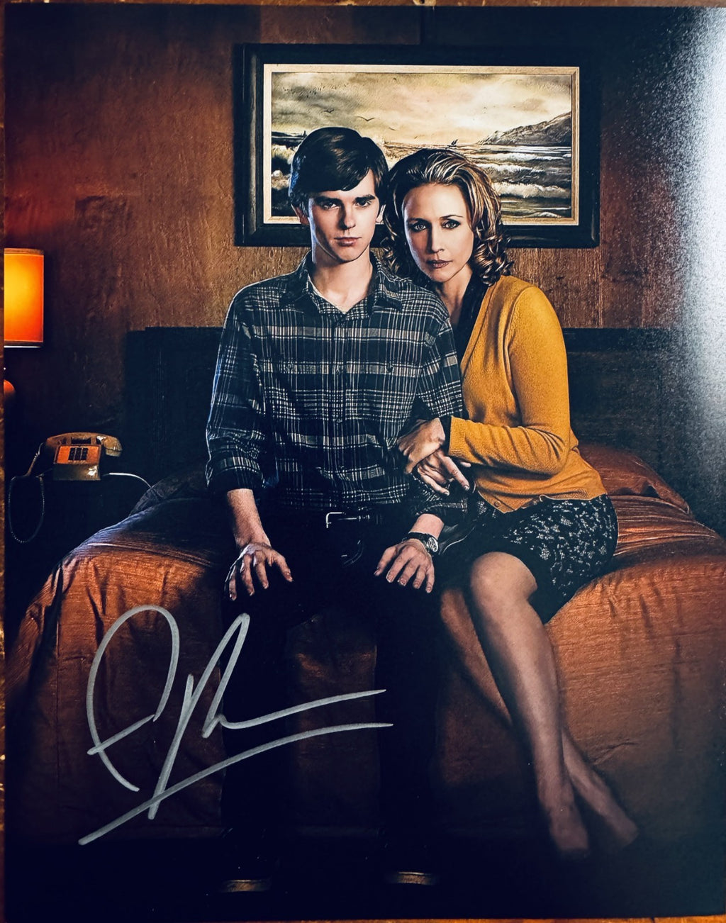 Freddie Highmore Psycho Signed Autographed Signature 8x10 Matte Photograph COA