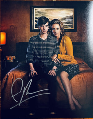 Freddie Highmore Psycho Signed Autographed Signature 8x10 Matte Photograph COA