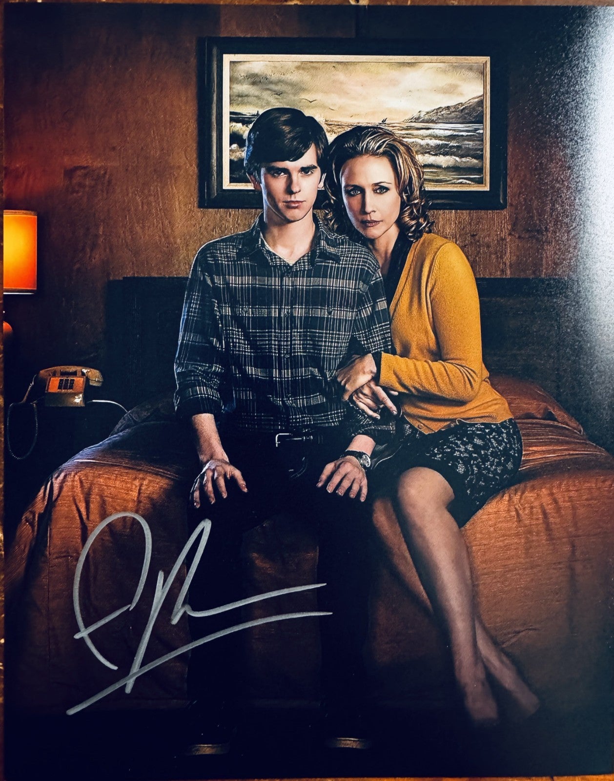 Freddie Highmore Psycho Signed Autographed Signature 8x10 Matte Photograph COA