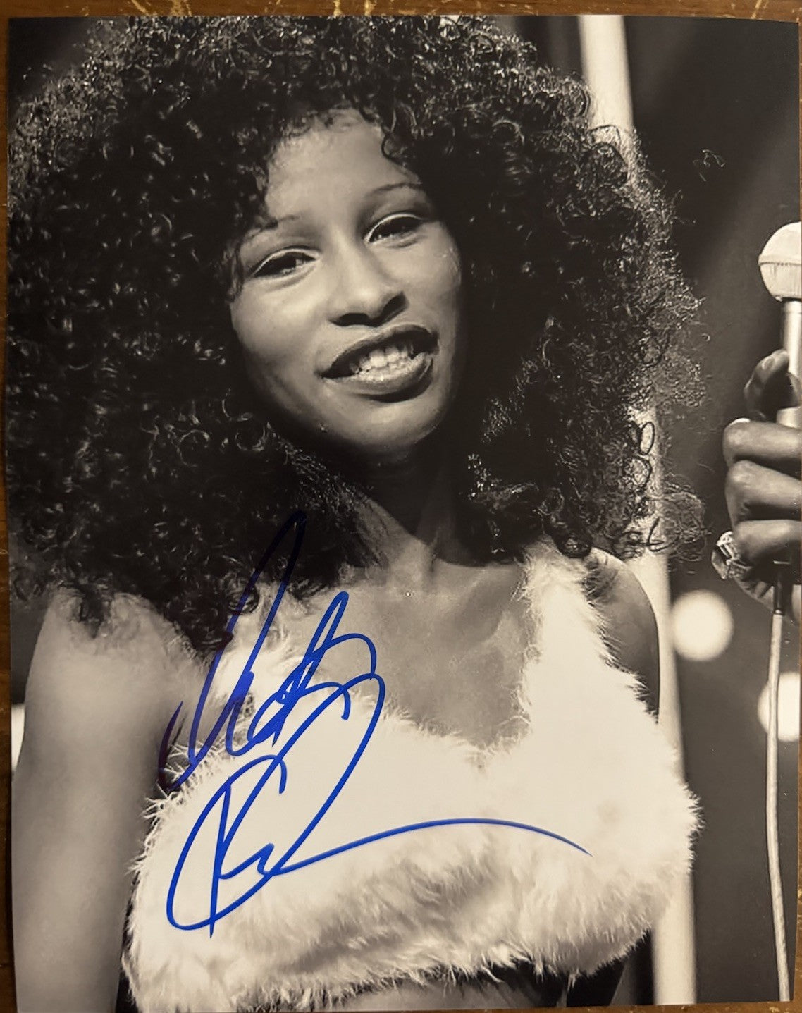 Chaka Khan Signed Autograph Signature 8x10 Matte Photograph COA