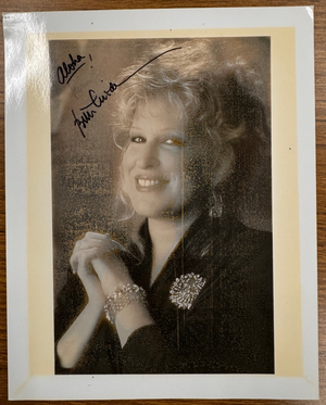 Bette Midler Signed Autograph Signature Original Vintage 8x10 B&W Photograph