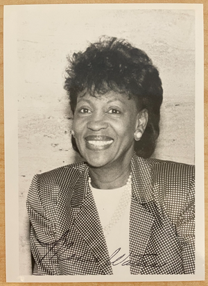 Maxine Waters Signed Autograph 5x7 Glossy Photograph
