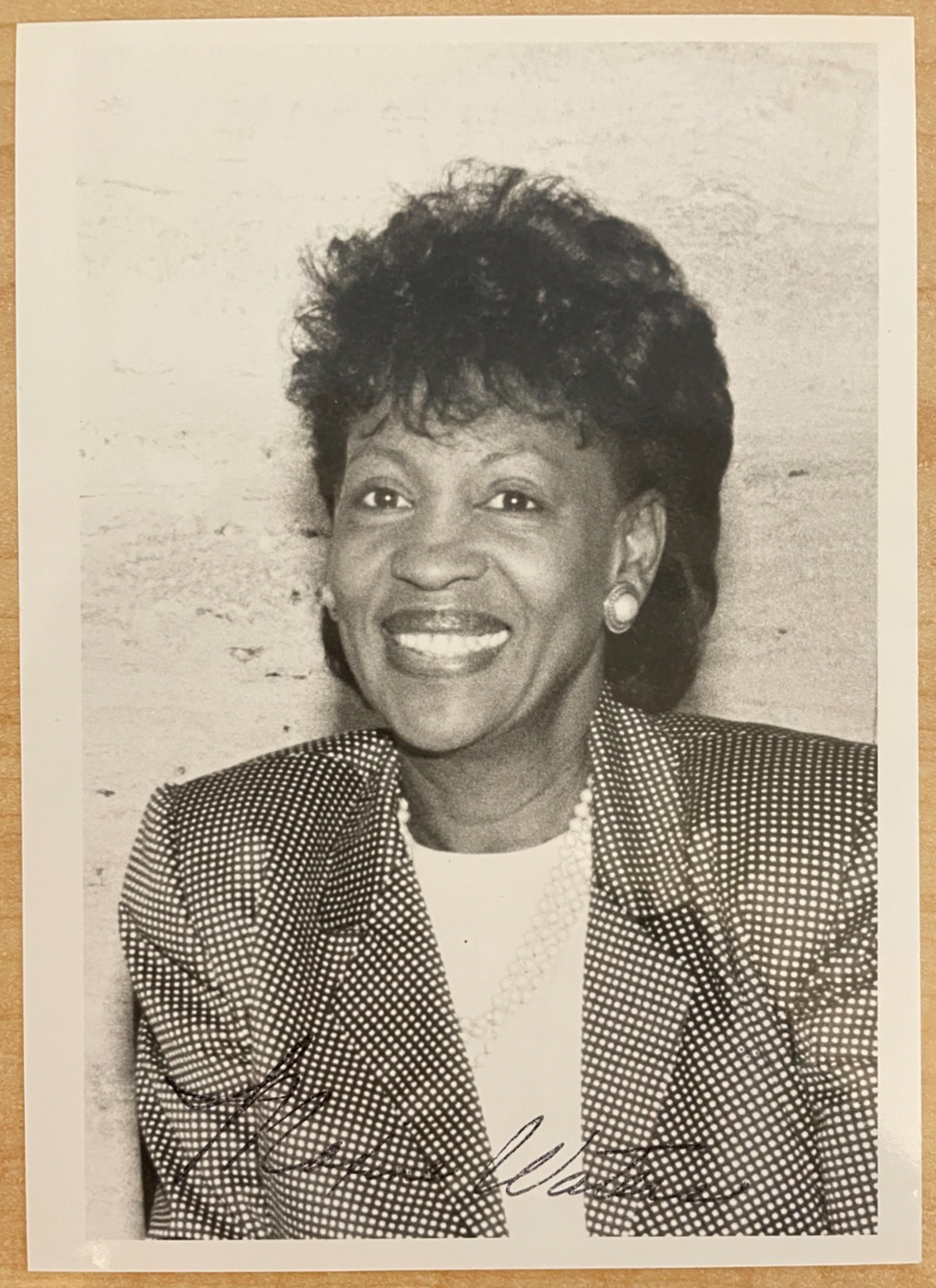 Maxine Waters Signed Autograph 5x7 Glossy Photograph