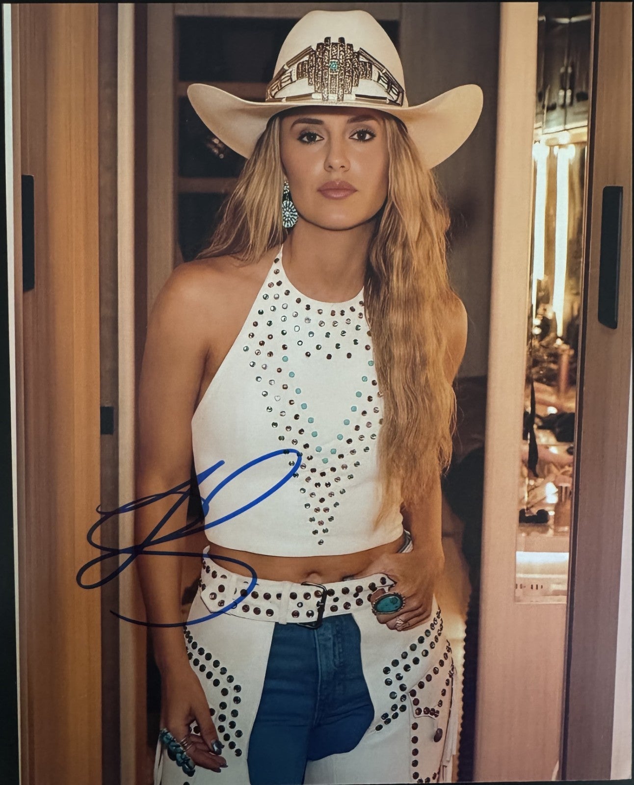 Lainey Wilson Signed Autograph Signature 8x10 Matte Photograph COA