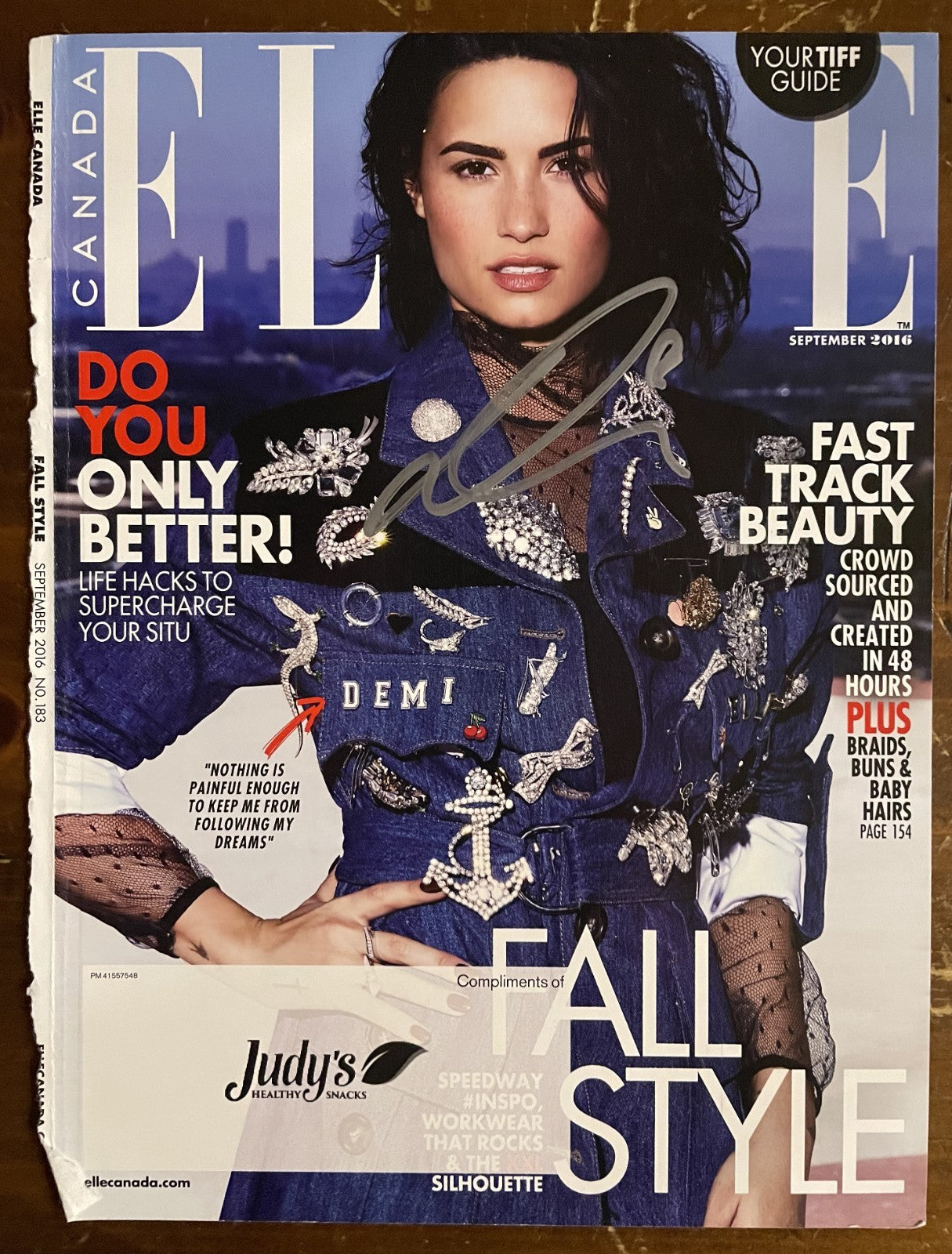 Demi Moore Signed Autograph Signature Cut Elle Canada Cover Page