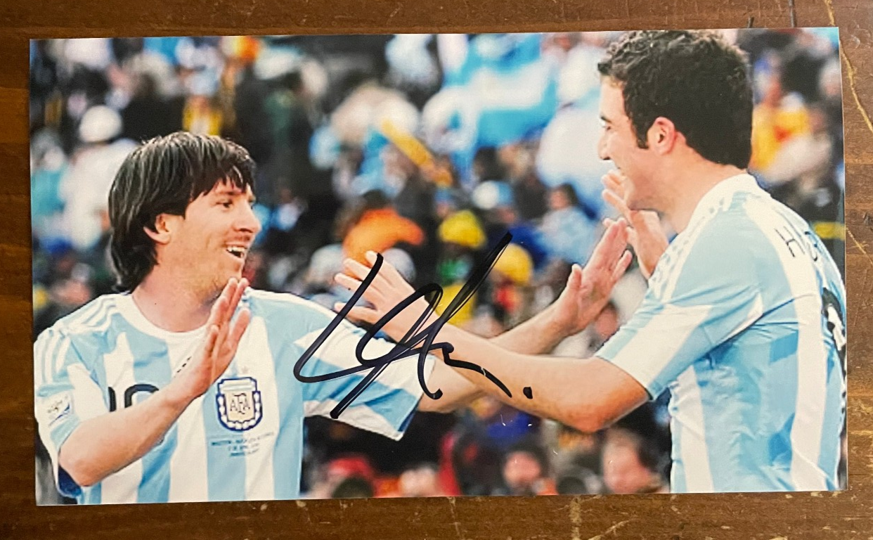 Lionel Messi Signed Autograph Signature 6.75x3.75 Color Glossy Photograph