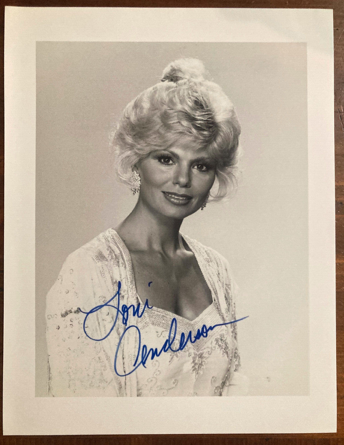 Loni Anderson Signed Autograph Signature 8.5x11 B&W Vintage Glossy Photograph