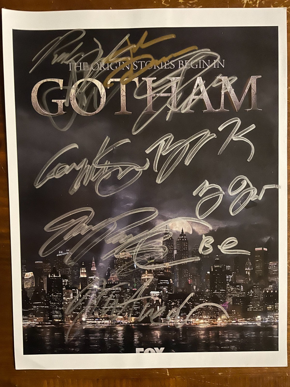Gotham Cast Signed Ben McKenzie Jada P Smith David Mazouz Robin L Taylor Cory MS