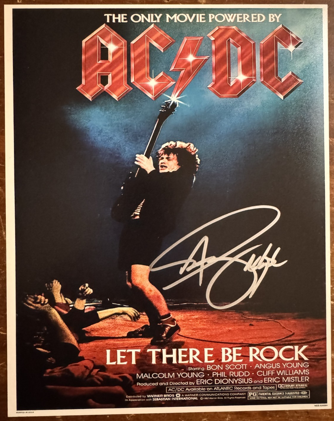 Angus Young AC/DC Signed Autographed Signature 8x10 Matte Photograph COA