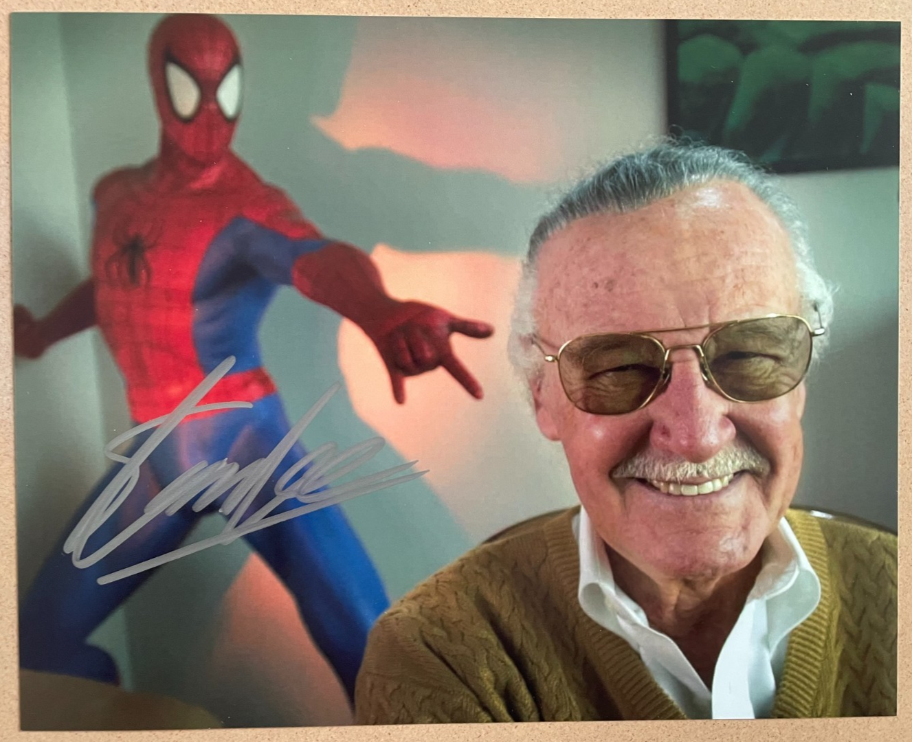 Stan Lee Signed Autograph Signature 10x8 Color Glossy Photograph Spiderman