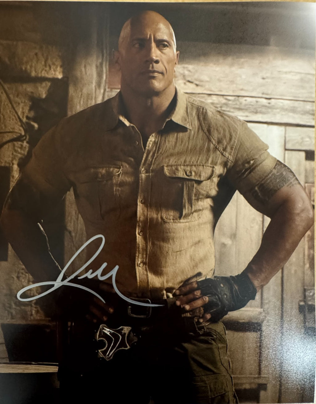 Duane The ROCK Johnson Jumanji Autographed Signature 8x10 Matte Photograph COA
