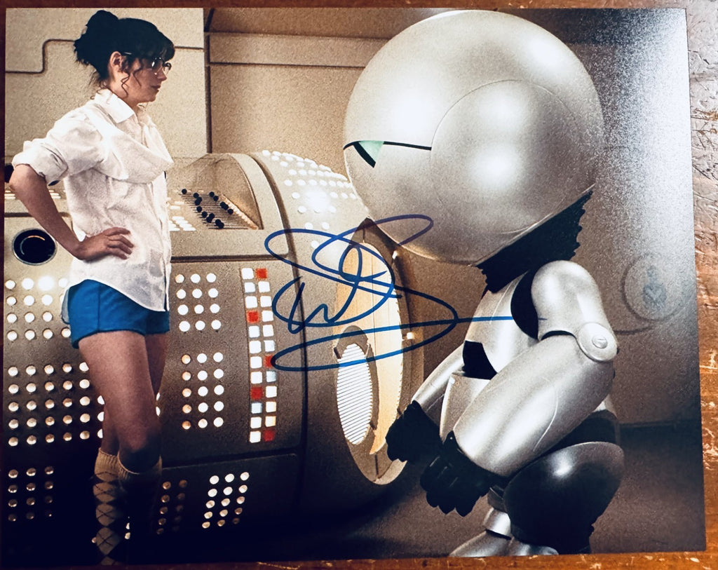Warwick Davis Hitchhikers Guide to the Galaxy Signed Autographed 8x10 Matte COA