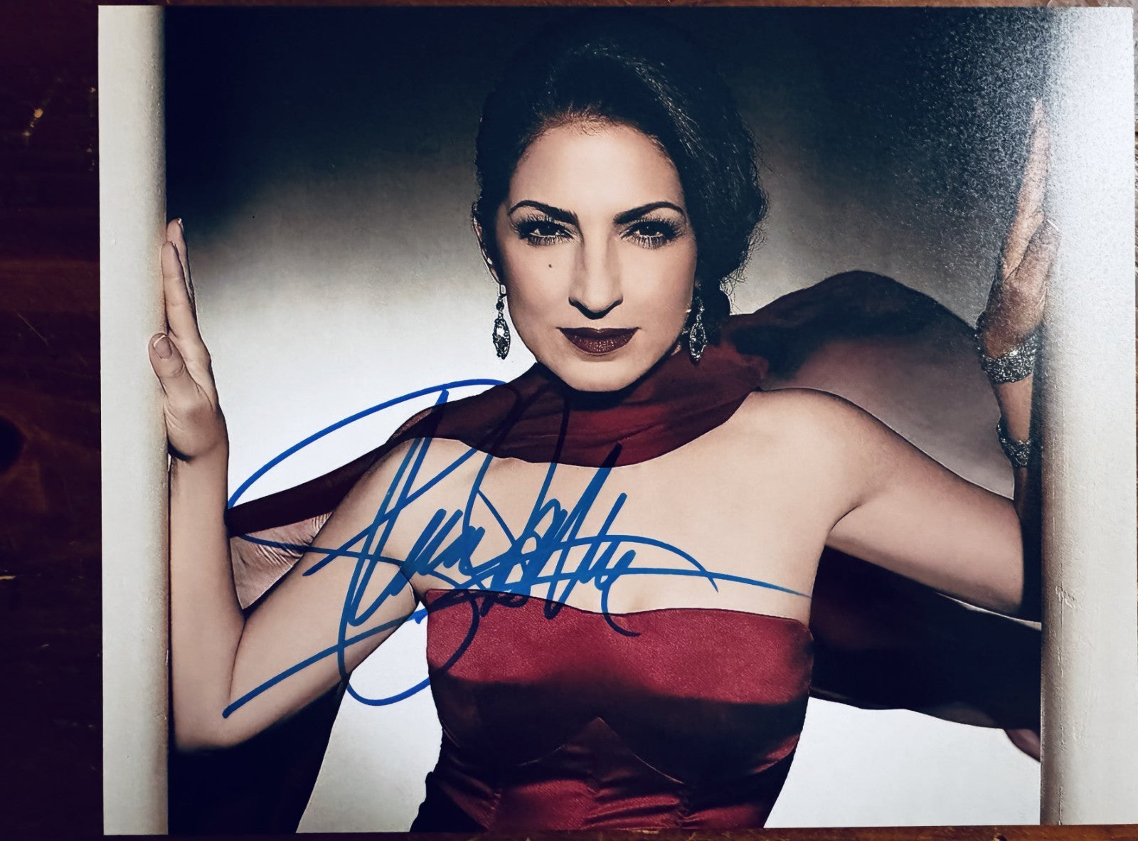 Gloria Estefan Signed Autographed Signature 8x10 Matte Photograph COA