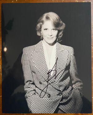 Linda Lavin Signed Autograph Signature 8x10 B&W Glossy Photograph