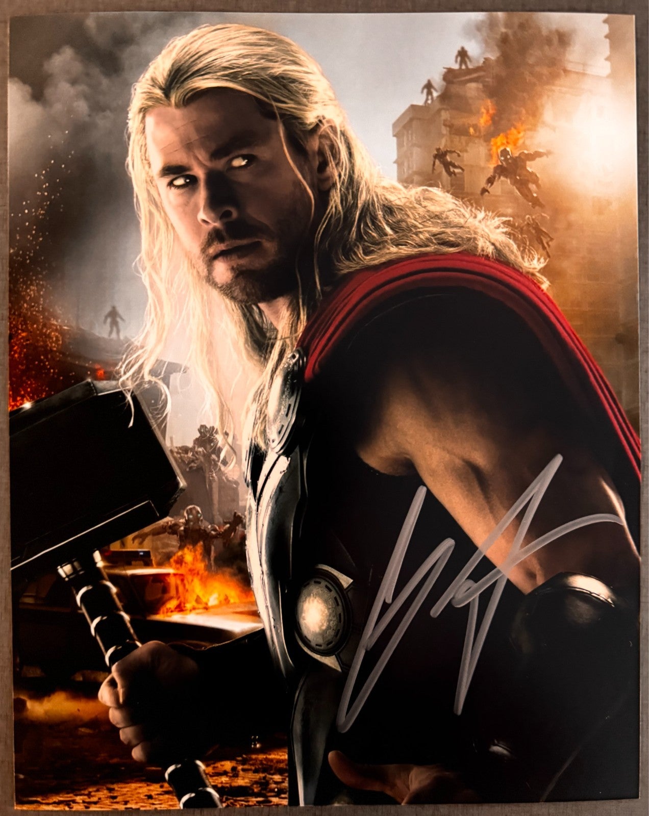Chris Hemsworth THOR Avengers Signed Autograph Signature 8x10 Matte Photo COA