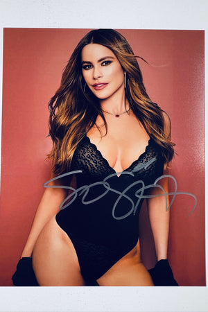 Sofía Vergara Hand-Signed 8x10 Matte Photo – Modern Family Actress Authentic Autograph