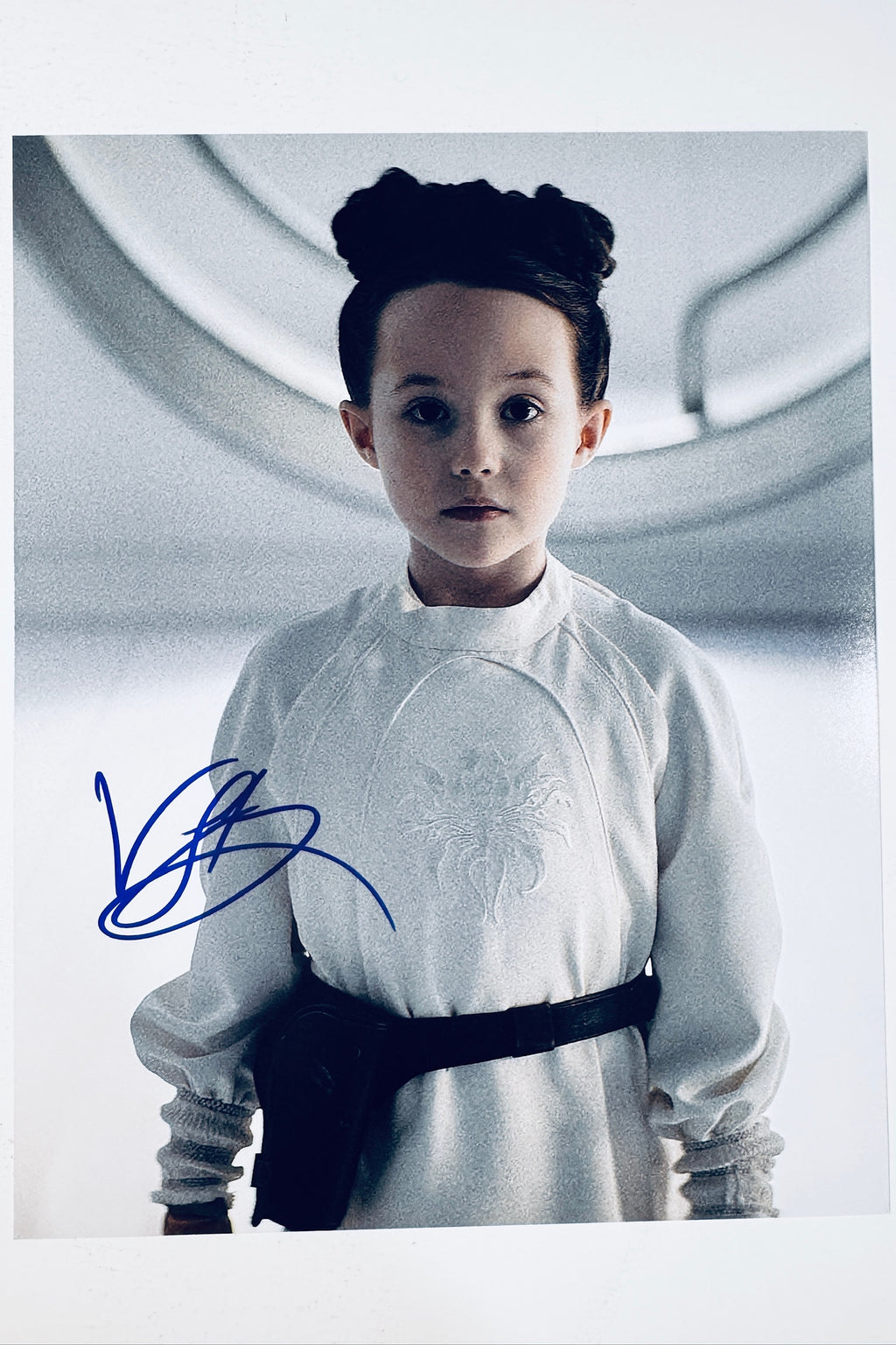 Vivien Lyra Blair hand-signed 8x10 matte photo portraying young Princess Leia in character from the Disney+ Star Wars series Obi-Wan Kenobi.